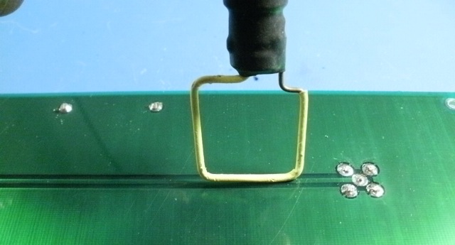 Pulsed noise injection into a PCB trace